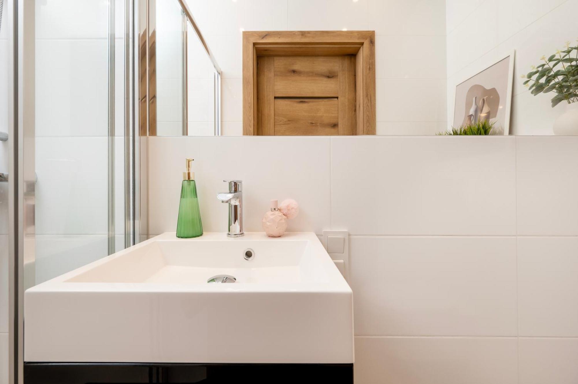 Manufaktura - Prestiz Z Garazem Podziemnym I Dwoma Lazienkami Apartament