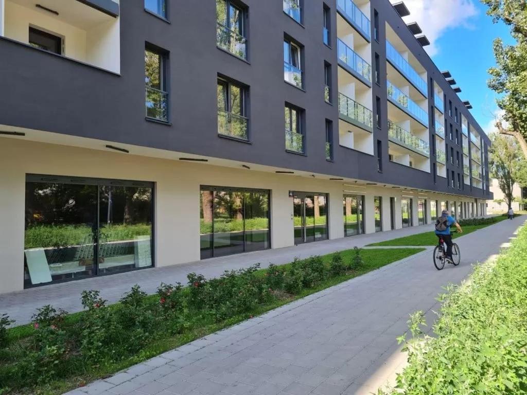 Manufaktura - Prestiz Z Garazem Podziemnym I Dwoma Lazienkami Apartament